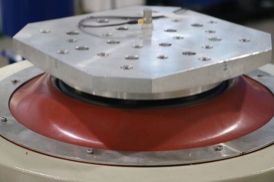 प्लास्टिक कंपन परीक्षण के लिए ऊर्ध्वाधर उच्च आवृत्ति इलेक्ट्रोडायनामिक कंपन शेकर